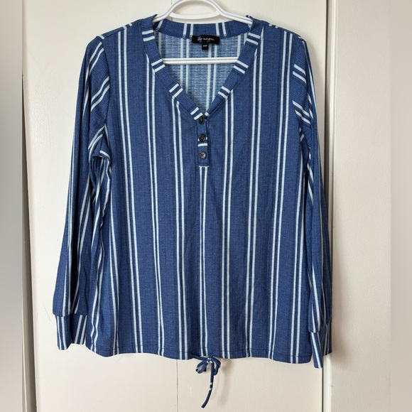 🎉4/30$🎉 Blue Striped Henley Top – Size Medium - Picture 1 of 4